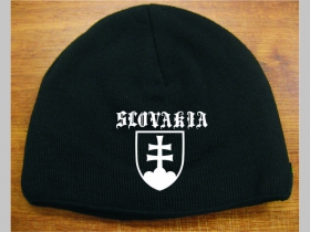 Slovakia  čierna pletená čiapka stredne hrubá vo vnútri naviac zateplená, univerzálna veľkosť, materiálové zloženie 100% akryl